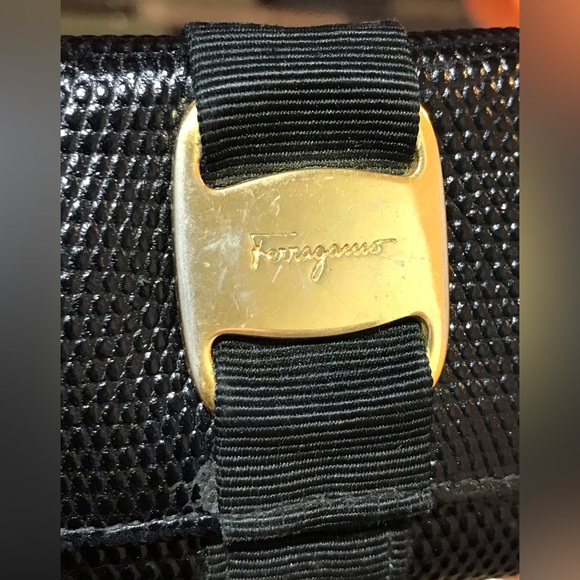 Salvatore Ferragamo 6-Key Holder Vara Ribbon Leather Case ππ₯π€ - Picture 10 of 17